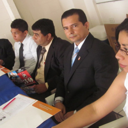 Encargado de brindar consejería y orientación vocacional sobre los servicios que la Universidad Modular Abierta ofrece